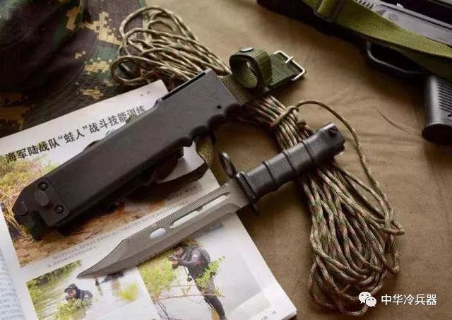 中国解放军使用的五大军刀 每一个都有特殊的作战功用