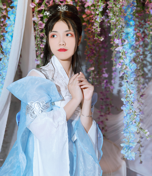 cosplay《天涯明月刀》游戏人物,古装女孩甜美温柔