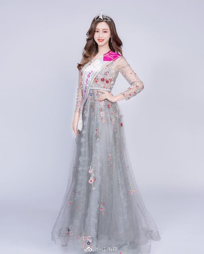 河源妹子江雨婷获2019亚洲小姐冠军,内附系列高清靓照!