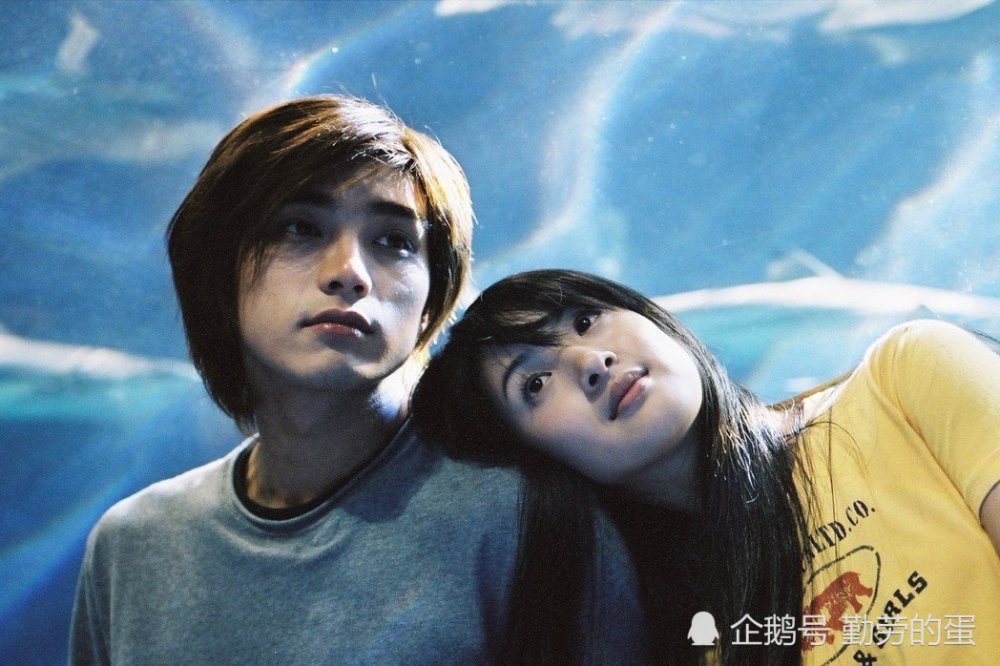 据《时报周刊》报道,贺军翔曾与林依晨有过一段情,男方还在《爱情合约