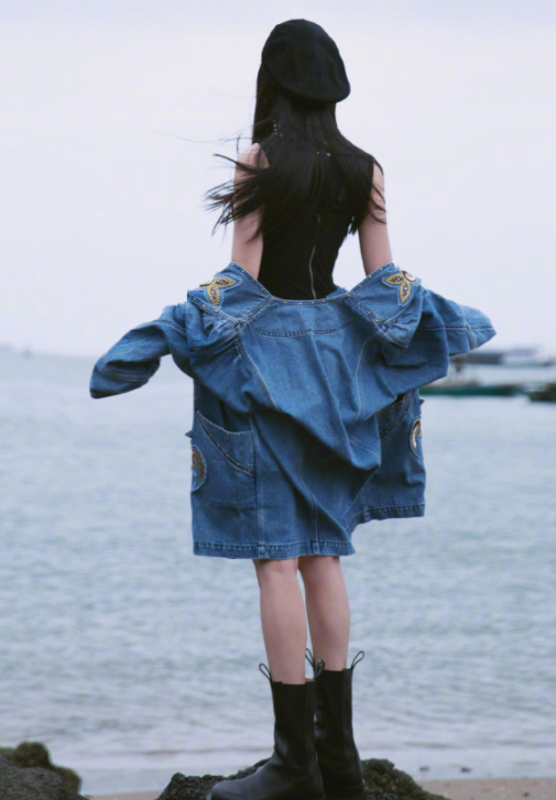 跨年晚会刚结束,杨幂工作室再次官宣好消息,看