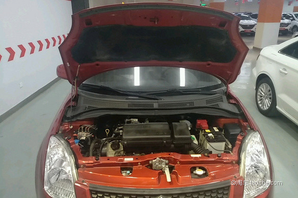 五速手动变速箱,档位清晰吸入感强.