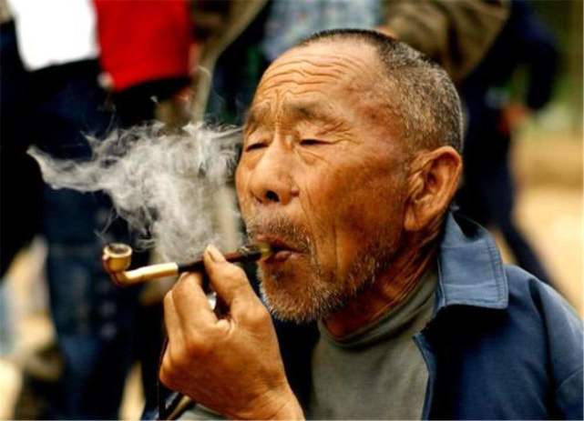 最后长期熬夜或者是经常感冒的人也经常会醉烟,在抵抗力不高的时候