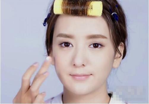 方媛|32岁方媛晒麻花辫造型，美颜后皮肤光滑似婴儿，去掉滤镜认不出