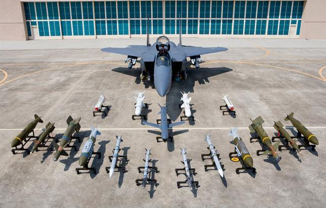 在2019年的时候,韩国更公开进行了使用gbu-28钻地弹进行打击目标的