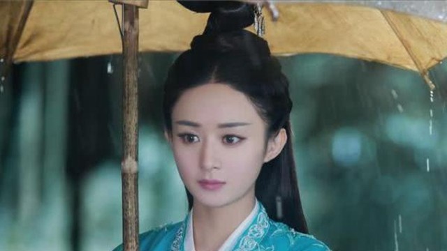 同样是撑伞:赵雅芝最经典,杨紫最可爱,最后一位无人能敌!