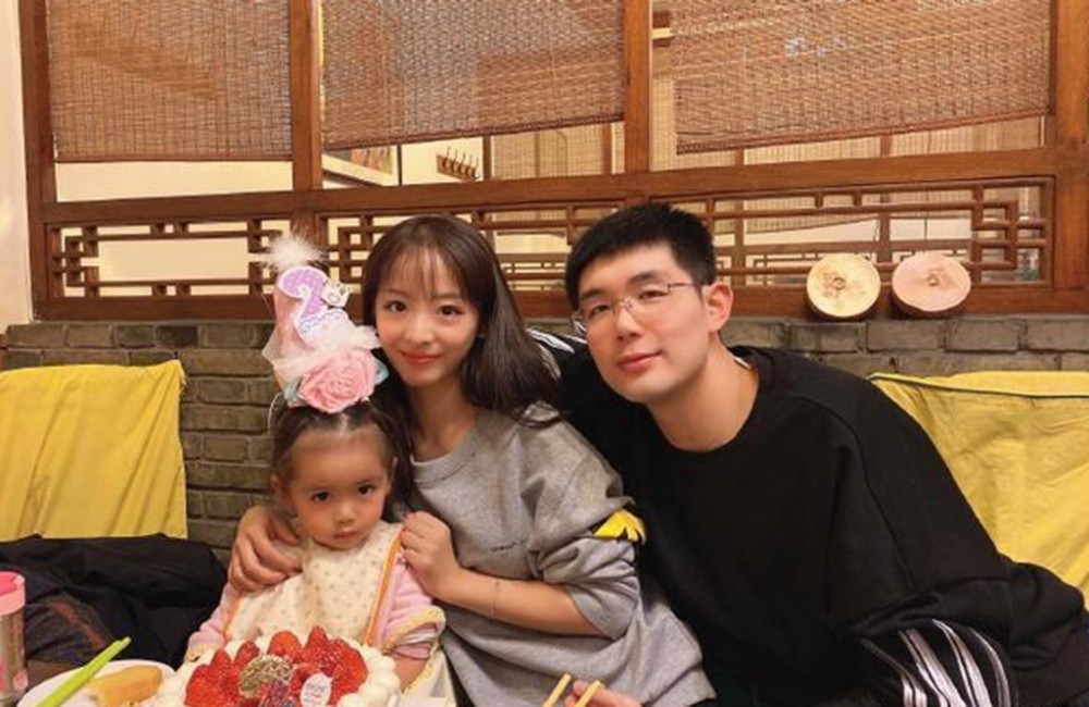 伤病让他错过cba全明星赛饭店为孙桐林庆生女友并非模特