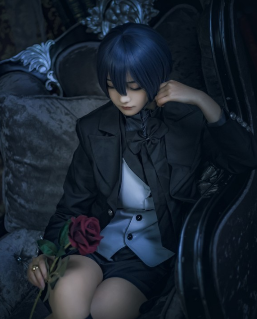 动漫《黑执事》夏尔cos,黑暗风造型绅士优雅