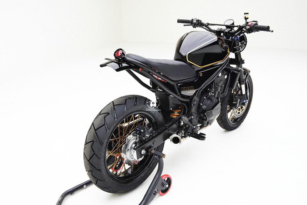 本田cb500f最成功的改装撞衫胡斯瓦纳svartpilen