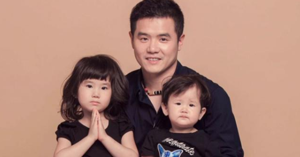 40岁国乒教练,娶张怡宁队友,结婚10年育2女,全家就靠他挣钱