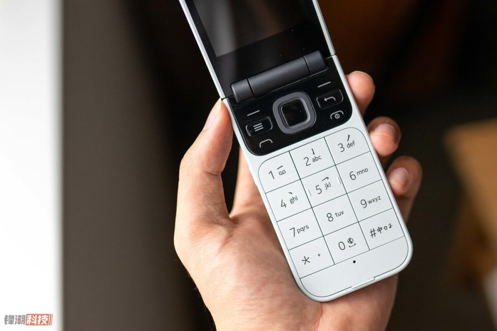 诺基亚2720体验:重现翻盖之美_腾讯新闻