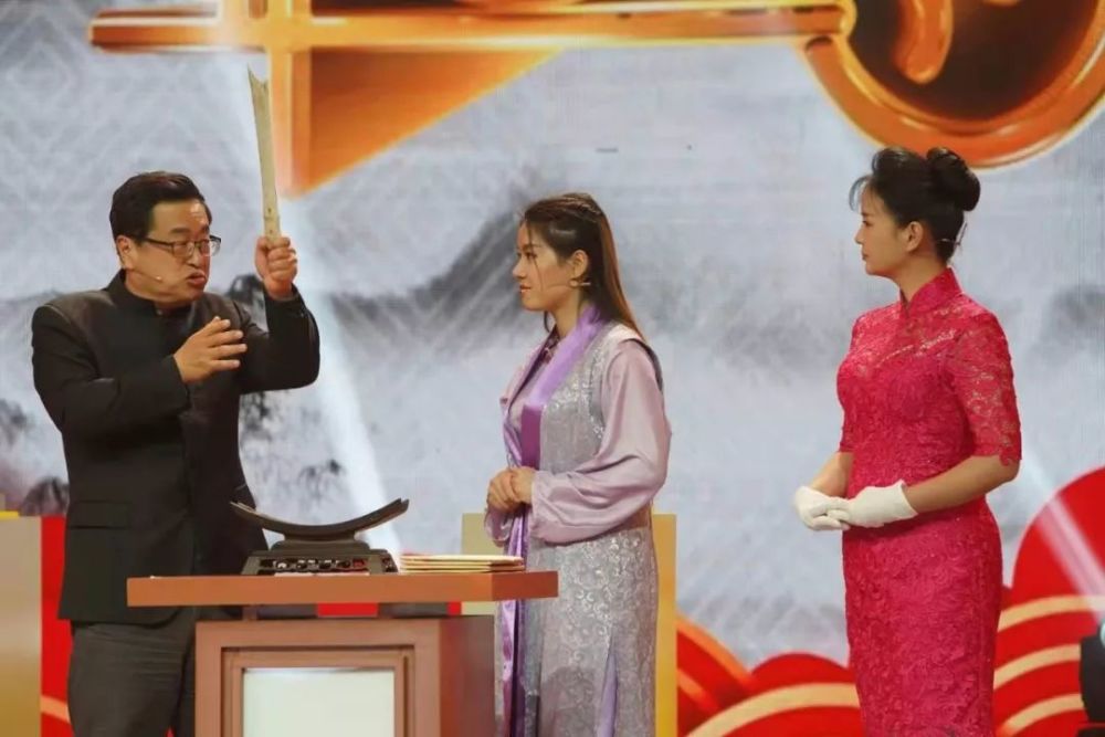 更能观看到我们《华豫之门》的美女主持赵靓,梦珂首次古装客串,为大家