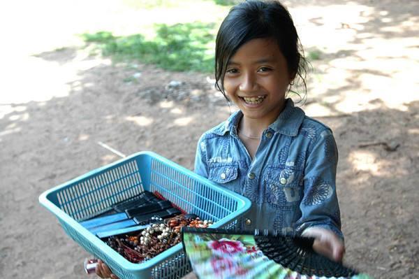 在柬埔寨旅游碰到小孩卖东西为什么最好不要买买了就麻烦了
