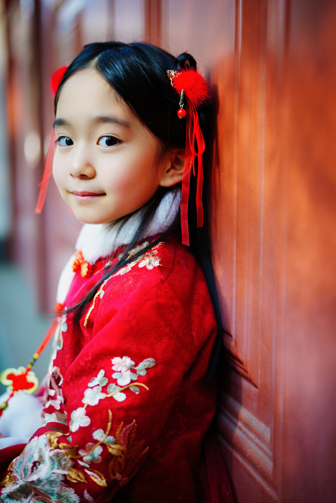 新年就是要红红火火,来一组喜庆儿童照片