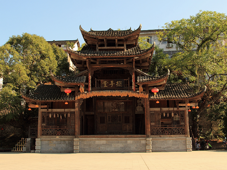 湖南有个王村,村民多为土家族,常年游客如织,名气直追凤凰古镇