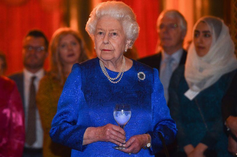 英国女王跨年的时候做了些什么 看看英国媒体怎么说 腾讯新闻