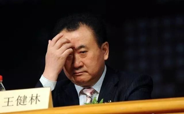 王健林栽在足球上