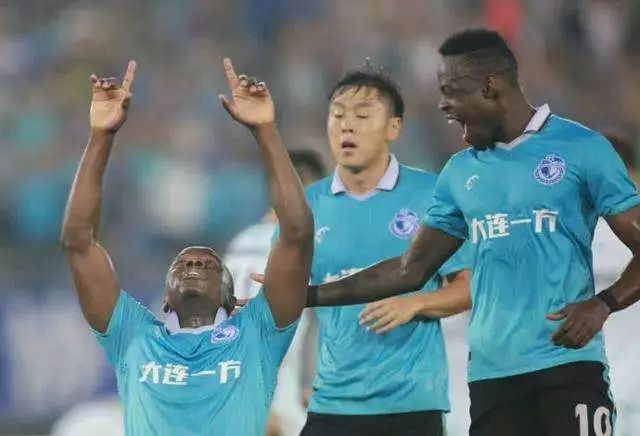 王健林栽在足球上