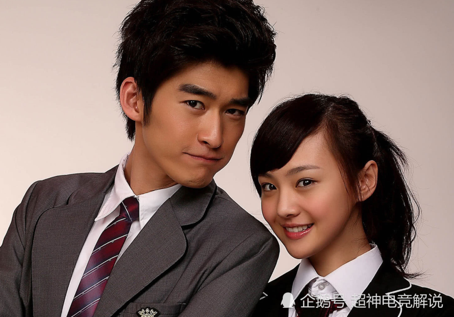 张翰参加跨年晚会,手腕上的手链太抢镜,这是跟郑爽公开"撒糖"?