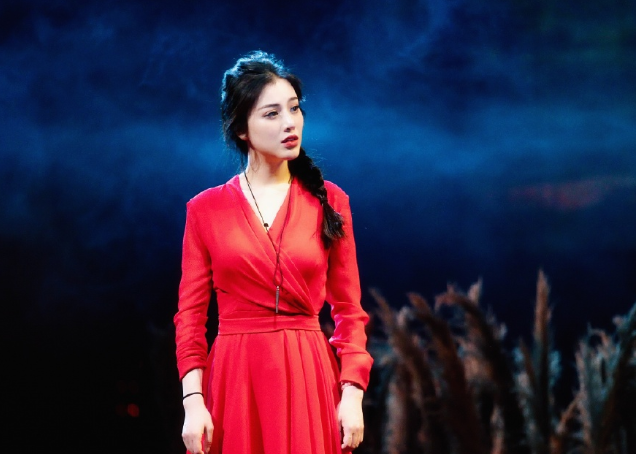 刘翔退役后生活悠闲却开新款200万豪车35岁妻子吴莎私下很朴实