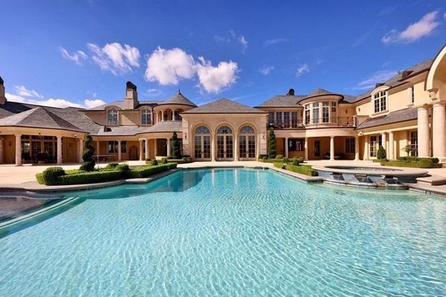 从全身只剩400美元到买下亿万豪宅还有谁比这位姐更牛