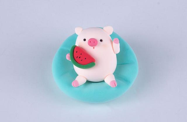 教你用超轻粘土做沙发小猪