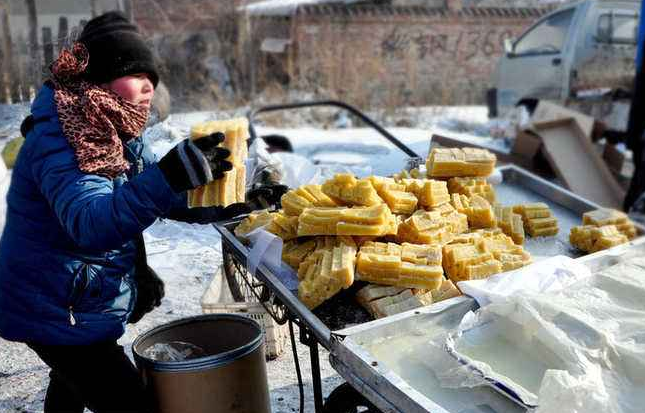 东北冬季"4大冻",咬起来硬得像"石头",吃起来却比肉还香!
