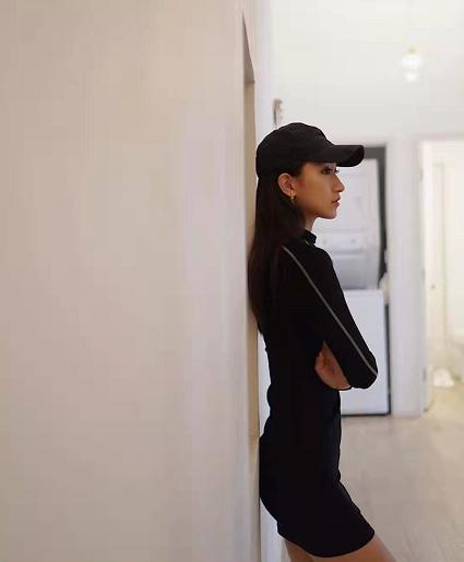 央视女主持史小诺女儿晒照迎新年皮肤白皙长腿瞩目母女似姐妹