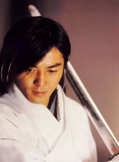 初见这个名字有有一种寒意,西门吹雪,落花吹雪,剑术超绝,剑路锋锐犀利