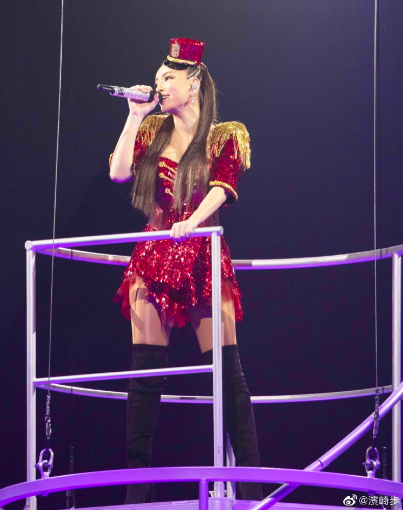 42岁滨崎步未婚生子 这位亚洲小天后 人生就像造型一样传奇 腾讯新闻