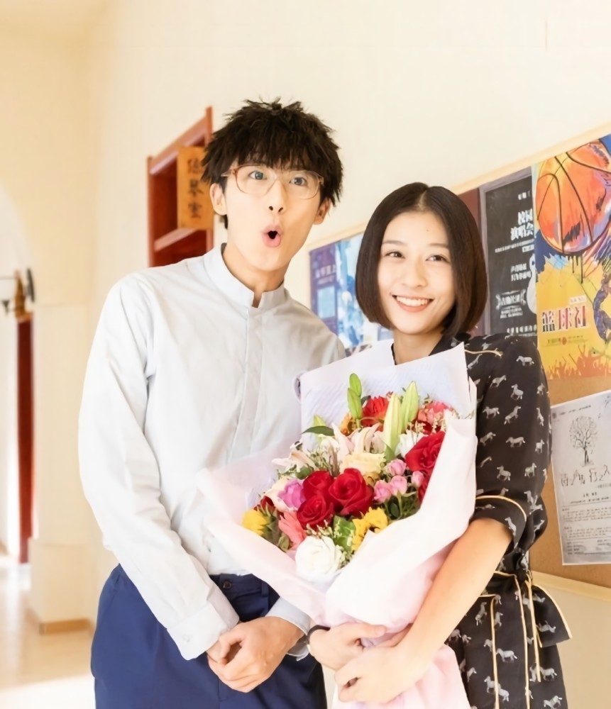 有一种"变脸"叫《闪光少女》的油渣,换掉爆炸头后,被帅哭了!