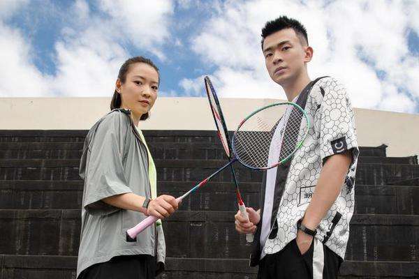 郑思维黄雅琼就开启了包揽冠军之旅,两人携手拿下了中国羽毛球公开赛