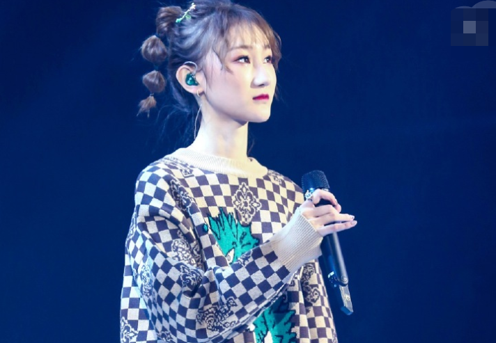 分手两年后,陈三还是原来的陈三,陈雪凝早已不是原来的陈雪凝了