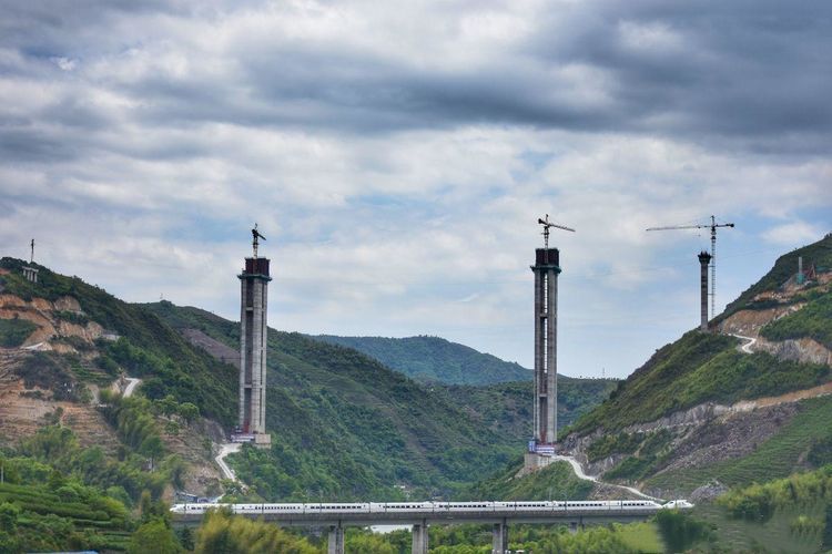 请欣赏,桐山溪特大桥从无到有!