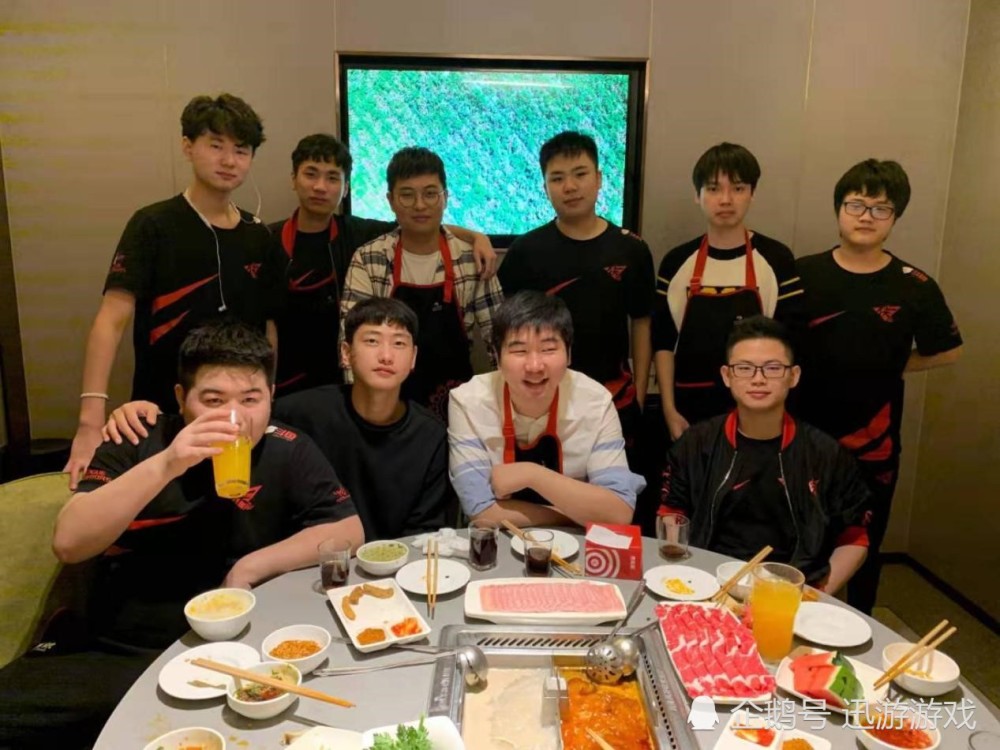 王者荣耀:张角教练随和儒雅?ag粉丝集体回应,真的看不出来!