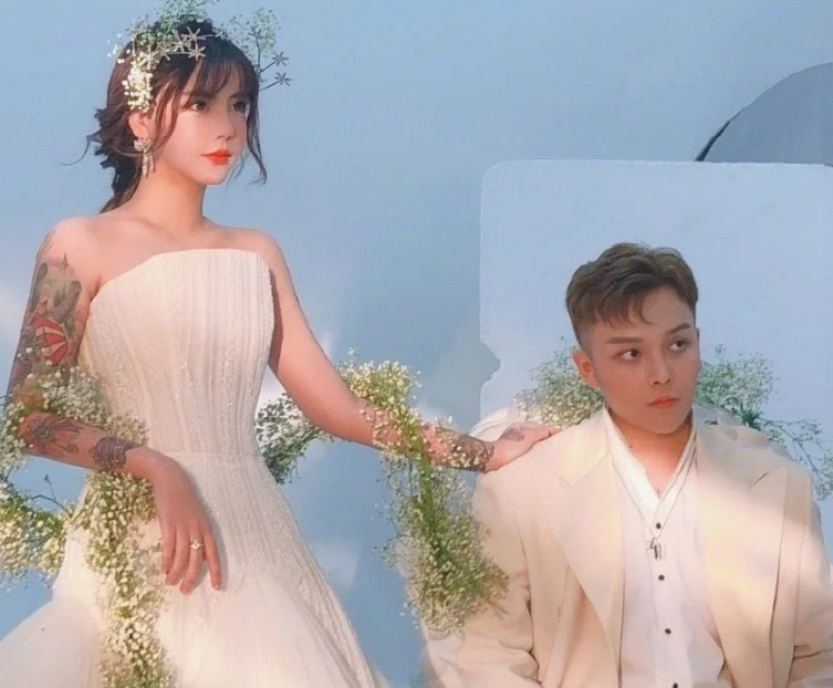 小猪离婚不到10天就带新女友去三亚度假,韩安冉怒斥:不要脸!_腾讯新闻