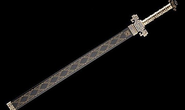 天问剑作为嬴政的佩剑,又被称之为天子之剑,没有人见过它的战绩,但