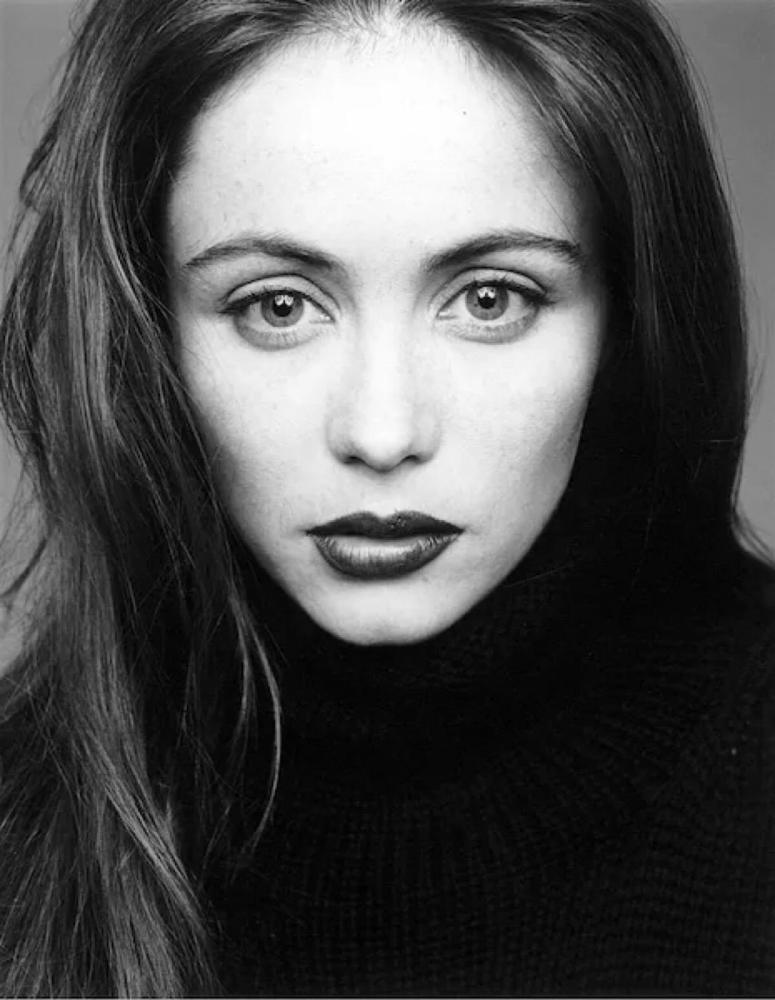 《碟中谍1》的女主角是艾曼纽·贝阿,艾曼纽·贝阿作为早期为数不多
