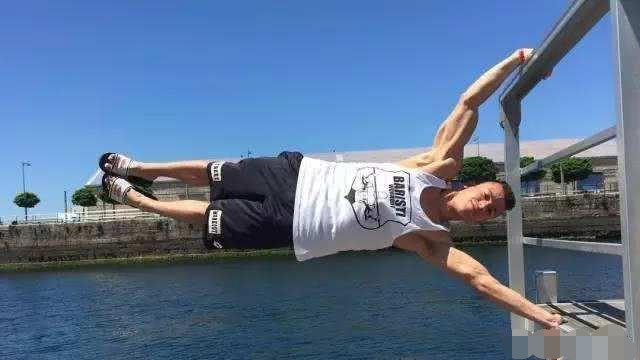 单杠引体向上多少个可以做人体旗帜注意什么听内行人说完瞬间明白了