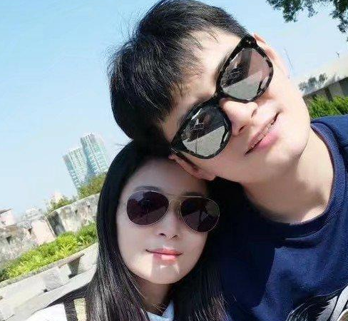 他被妻子倒追5年,双胞胎儿子叫一模一样,老公帅气儿子可爱