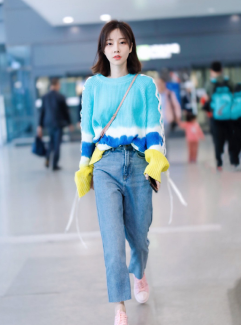 冯提莫到底有多高?网友晒图为证,这没有一米五