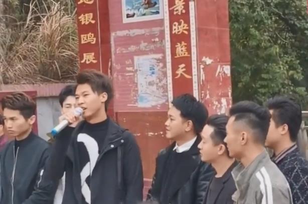 广西十大网红排名_他是广西第一网红,曾捐3千万入选十大青年,今为家乡