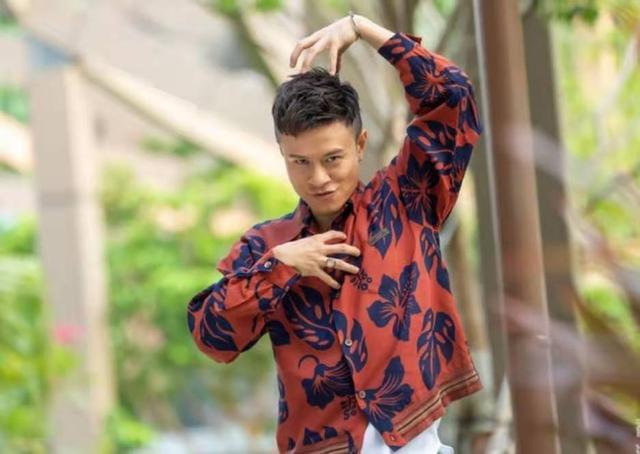 对此陈健安表示:那一年好开心,c allstar拿了叱咤组合金奖以及我最