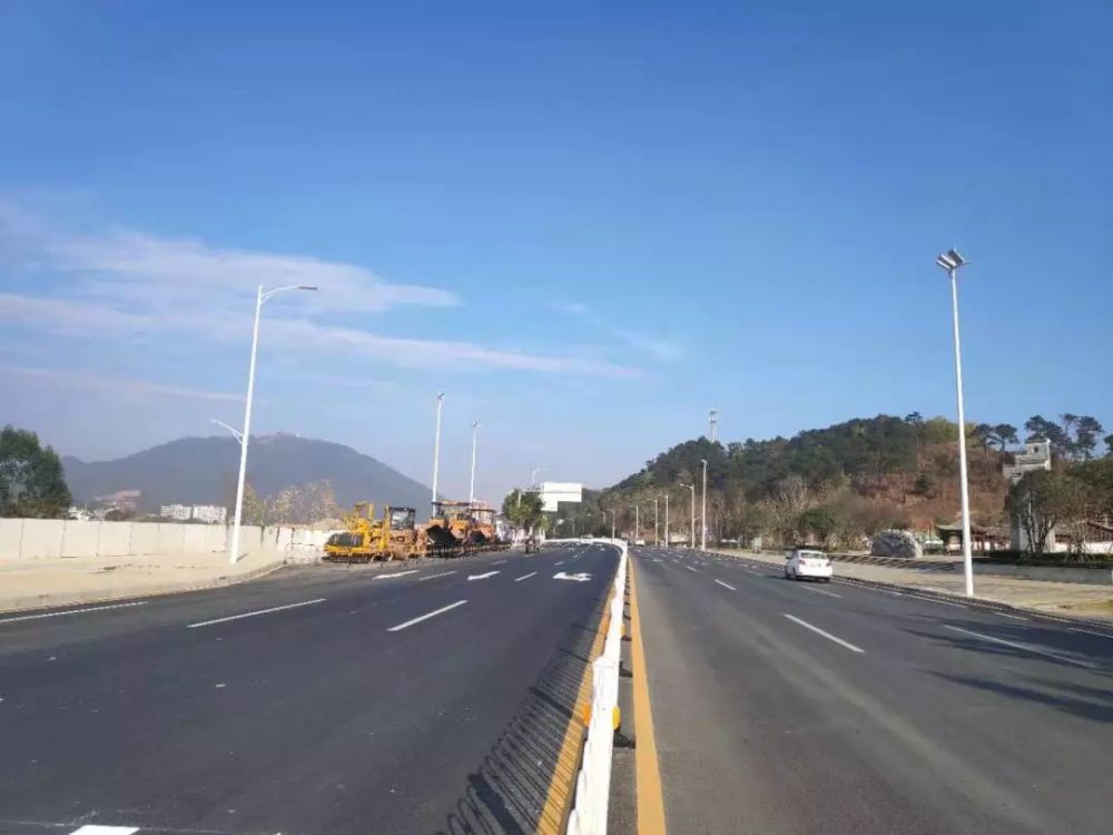 通畅!朝阳路主路面改造完成75%并实现通车