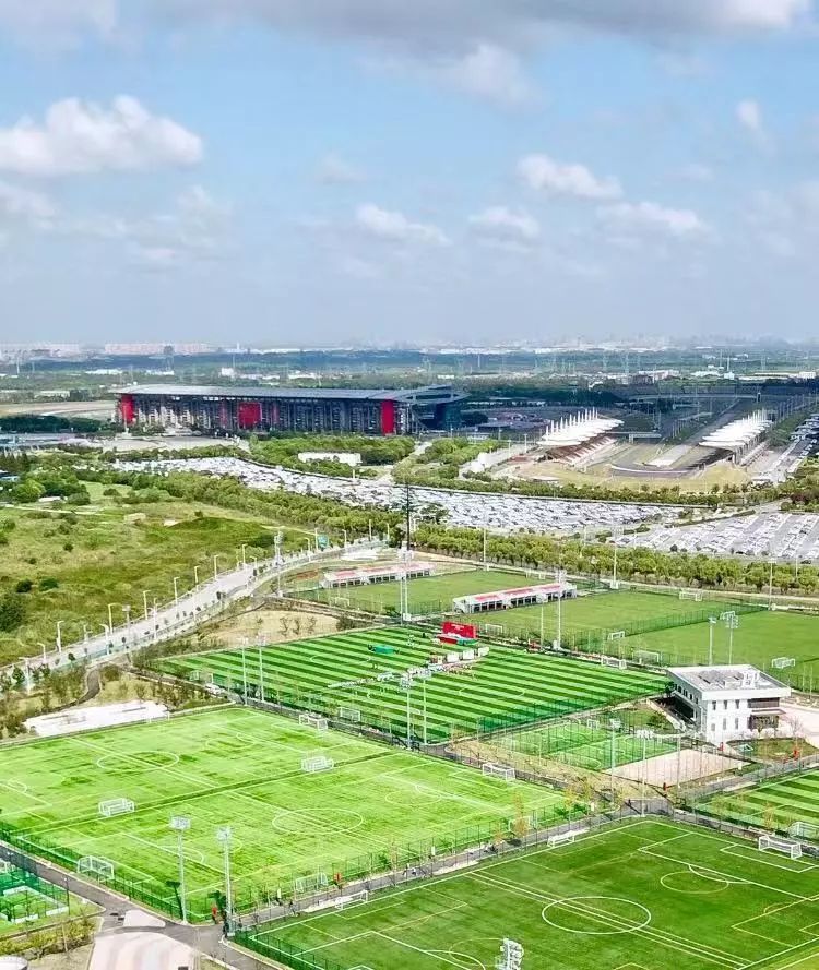 上海市民体育公园·足球公园正式开园!市民可致电预定场地
