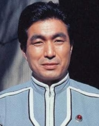 在《赛文奥特曼》中的极其冷静的桐山薰队长而被人们深知