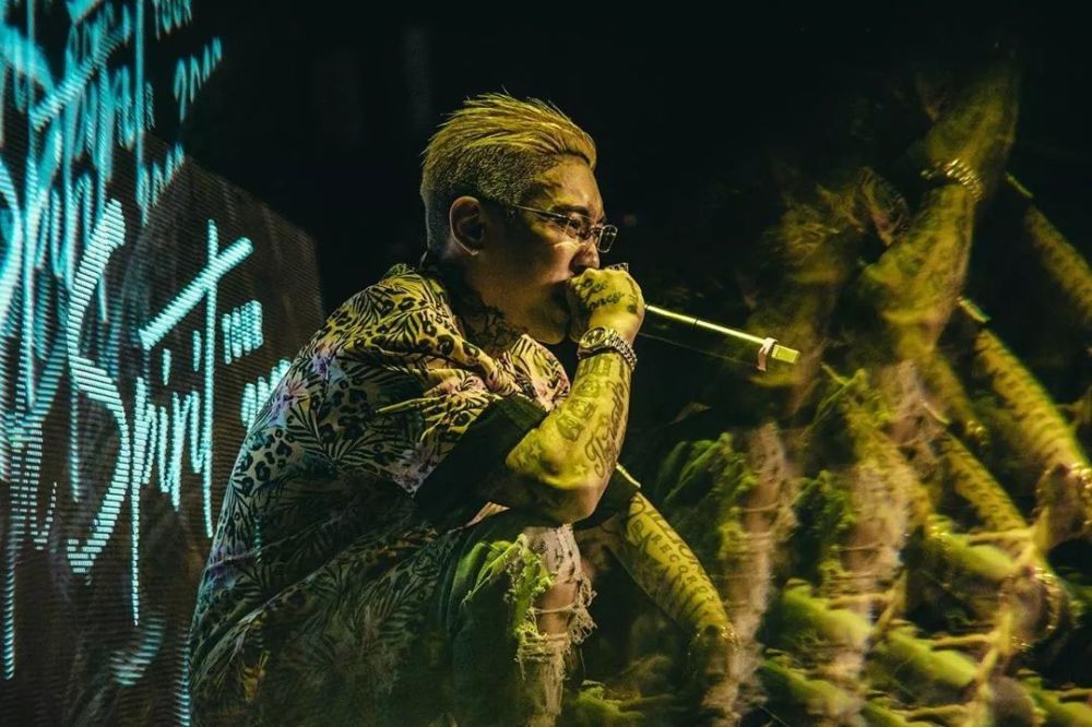 带领pgone复出的韩国矮富帅dok2竟被质疑不配和万万合作