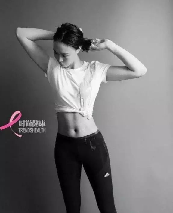 一肚知秋看看中国女排的腹肌再看看男足白斩鸡们的腹肌