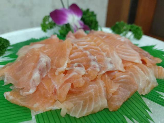 虹鳟鱼生鱼片