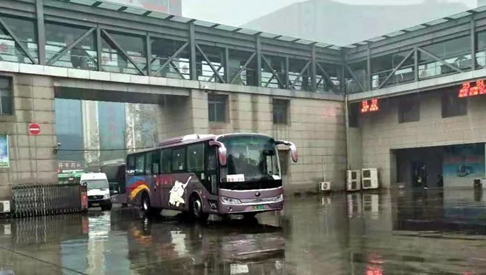 因雨雪霧原因,鄭州各汽車站受影響的班線如下:中心站:周口,南陽,鄧州